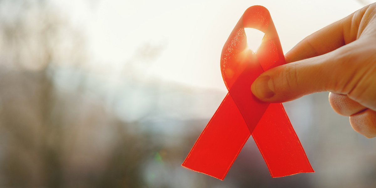 Symbolfoto Rote Schleife Aids HIV, Foto: © natali_mis / Fotolia
