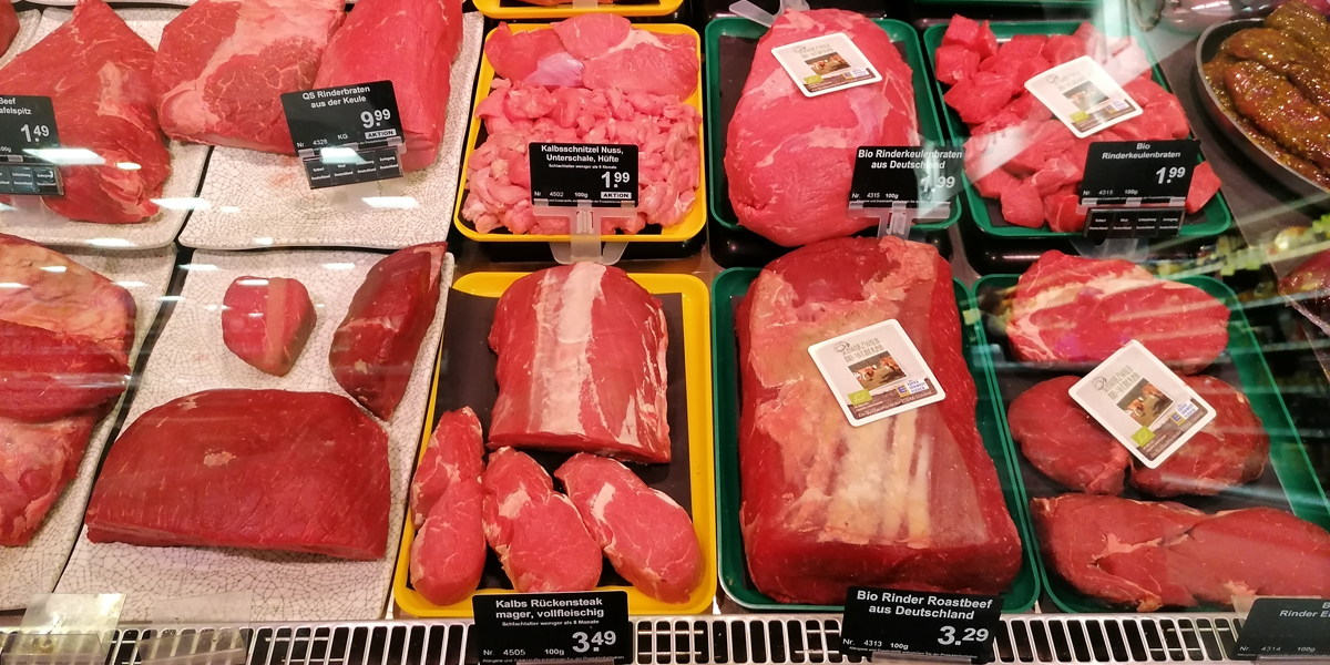Symbolfoto Fleischwaren in einer Fleischtheke beim Metzger (Foto: Colourbox.de)