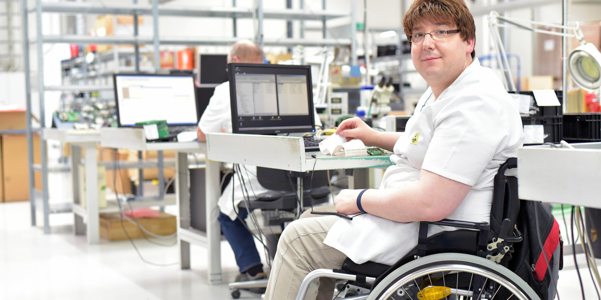 Symbolfoto Inklusion Arbeit und Beschäftigung Menschen mit Behinderungen, Foto: © industrieblick / Fotolia