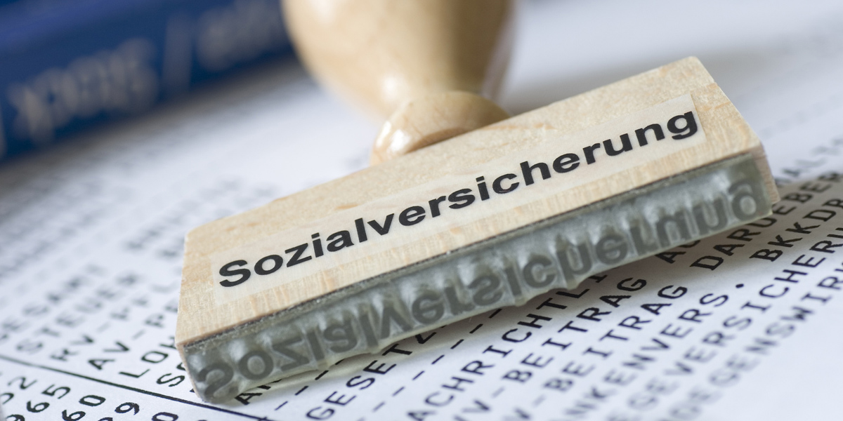 Sozialversicherung auf einer Gehaltsabrechnung, Foto: © Finanzfoto / Fotolia